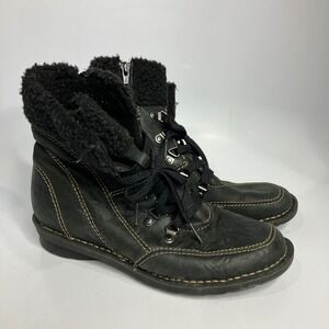 Clarks Nikki Imperial lace up boots Black leather woman's‎ size 8 faux fur